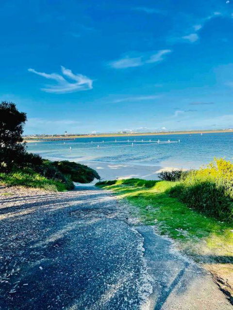 NEW Furnish, 3 Min SYD Airport, 1 Min Walk Beach - Australian Directory 2