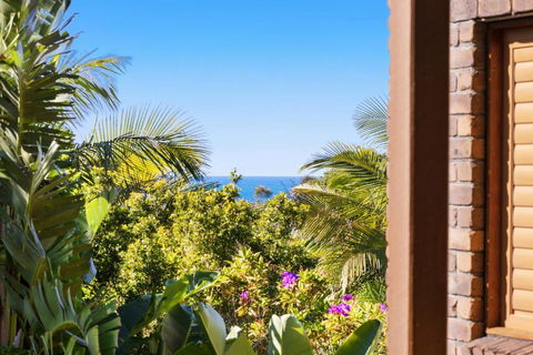 NEW Luxury Angourie Villa! Dream Location, WiFi ++ - Australian Directory 3
