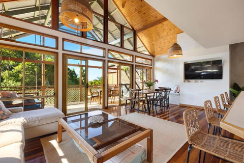 NEW Luxury Angourie Villa! Dream Location, WiFi ++ - Australian Directory 0