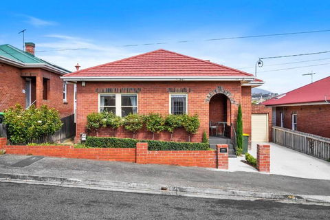 New Town Bungalow - A Leafy Family Haven - Australian Directory 1