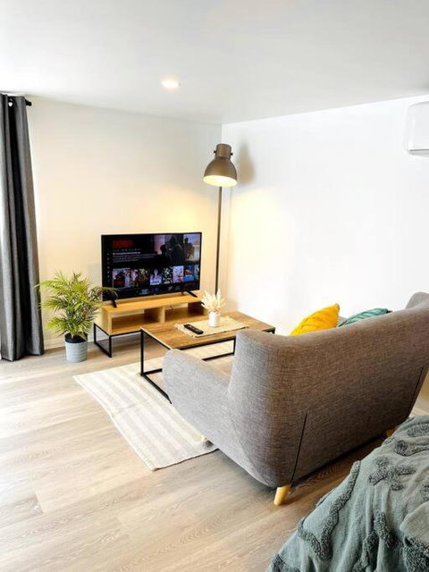 Newly Renovated Contemporary Private Studio Near Hobart CBD And Airport - Australian Directory 3