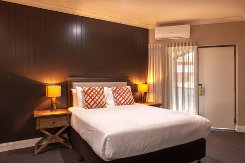 Nightcap At Archer Hotel - Australian Directory 0