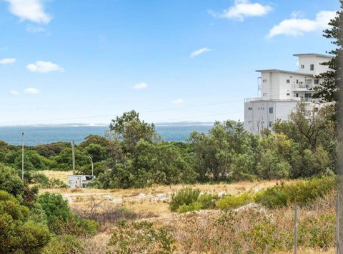 North Coogee Escape 2B2B - Australian Directory 0