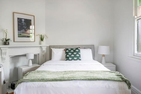 Newtown Nest - Chic Terrace Living Off King Street - Australian Directory 1