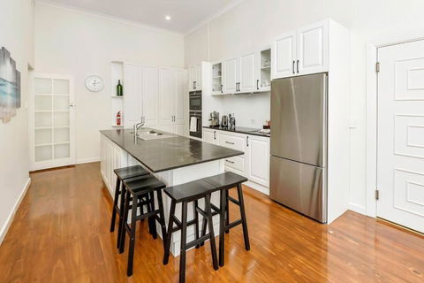 Normanville, Large Historic Three Bedroom Home - Australian Directory 2