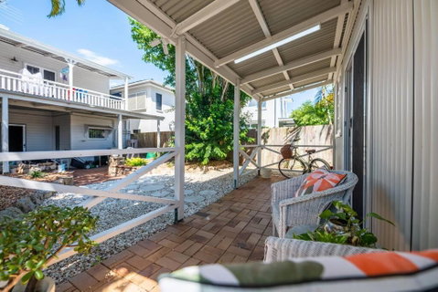Oasis On Esplanade - Australian Directory 0