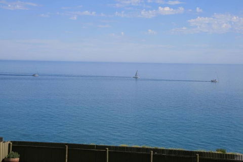 Ocean Blue KI. Absolute Ocean Front, Free WiFi - Australian Directory 3