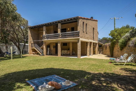 Ocean Close - Spacious Beach House - Australian Directory 0