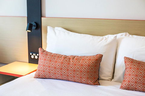 Nightcap At Regents Park Hotel - Australian Directory 1