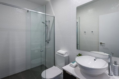 Oxford Steps - Executive 2BR Bulimba Apartment Across From The Park On Oxford St - Australian Directory 3