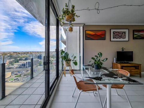 Ocean View Apartment Close To CBD With Indoor Pool. - Australian Directory 0