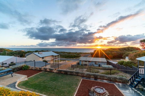 Ocean View Retreat - Best View In Town - Australian Directory 0