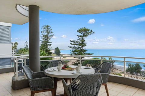 Ocean Vista Escape - A Lofty Beachfront Penthouse - Australian Directory 1