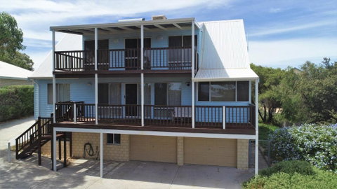 Ocean Vista Large Modern Home With Ocean Views - Australian Directory 1