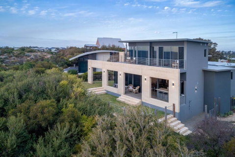 Oceanic I Private Properties - Australian Directory 1