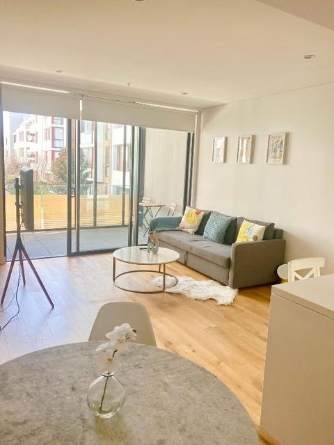 One Bedroom With Roof Top Pool - Australian Directory 1