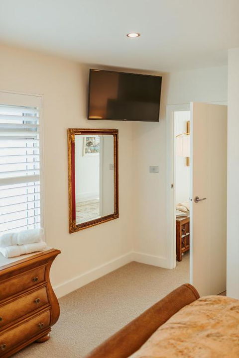 ONE Luxury Apartment - Australian Directory 3