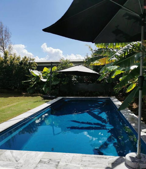 OXLEY Mineral Pool & Private Home SuburbanSTAY - Australian Directory 1