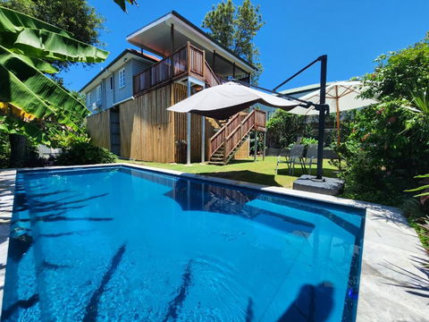OXLEY Mineral Pool & Private Home SuburbanSTAY - Australian Directory 0