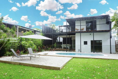 PACIFIC Stunning Coastal Home The Perfect Family Getaway - Australian Directory 1