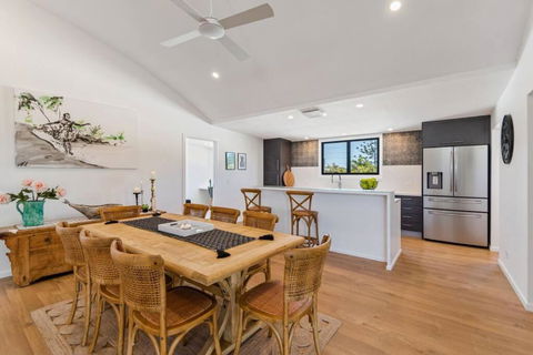 PACIFIC Stunning Coastal Home The Perfect Family Getaway - Australian Directory 3