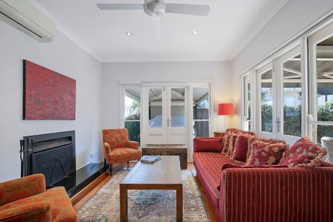 Paddington Cottage - A Classic Queenslander Stay - Australian Directory 2