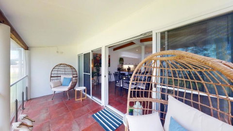 Palazzo On The Beach - Beachmere - Australian Directory 3