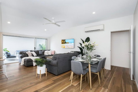 Park Avenue Terrace House Sleeps 9 - Australian Directory 2