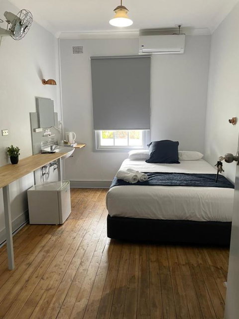 Parkes Hotel - Australian Directory 3