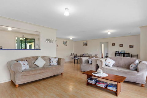 Pascalinga 38 Carrickalinga Road - Australian Directory 2