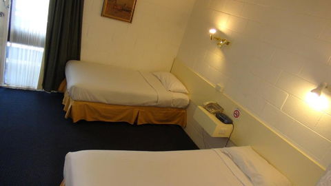 Pathfinder Motel - Australian Directory 1