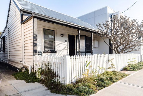 Pattys Cottage - Pet Friendly Home In Merewether - Australian Directory 1