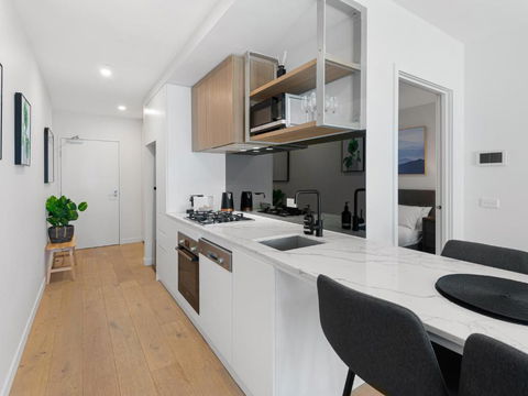 Peaceful 1-Bed Unit With A Spacious Balcony - Australian Directory 2