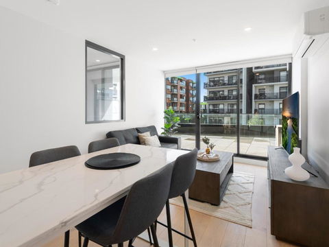 Peaceful 1-Bed Unit With A Spacious Balcony - Australian Directory 3