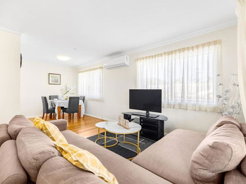 Peaceful 3BR Comfy Unit Sunnybank Near Everything - Australian Directory 2