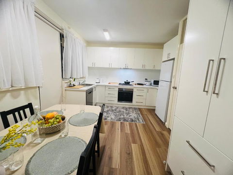 Peaceful Apartment In Camberwell - Australian Directory 3