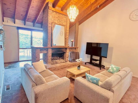 Peaceful Home In Forest - Australian Directory 0