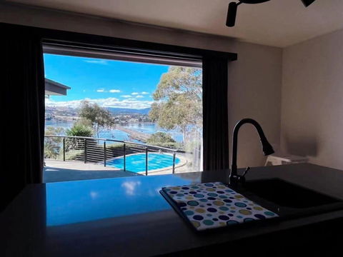 Peaceful House With Great Ocean & Mountain View - Australian Directory 2