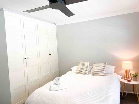 Peaceful Merewether Family Home - Australian Directory 0
