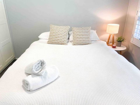 Peaceful Merewether Family Home - Australian Directory 3