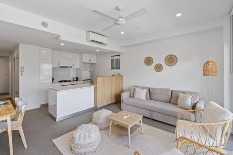 Peaceful One Bedroom Residence With Parking - Australian Directory 1