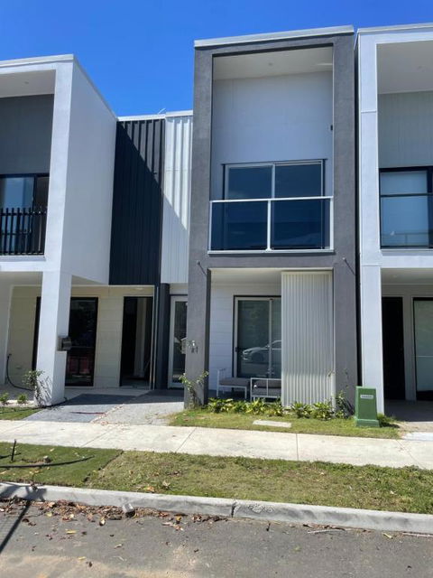 Peaceful Paradise - Australian Directory 1