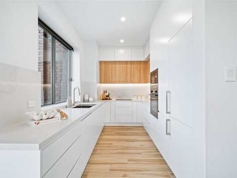 Peach At Palm View Collective - Australian Directory 1