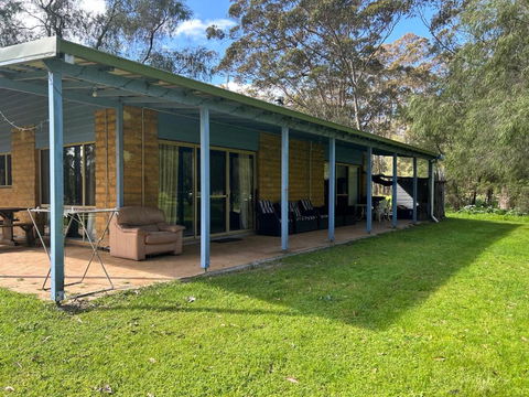 Peacock - Australian Directory 2