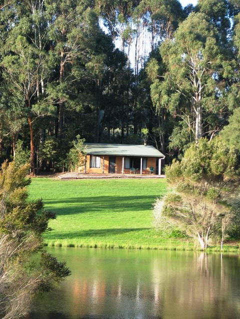 Pemberton Lake View Chalets - Australian Directory 2