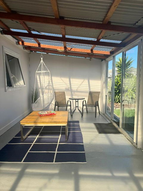 Penguin Paradise Beach House - Australian Directory 1