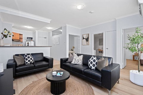 Play & Stay On Hay - Sleeps 2 Or 4 - Australian Directory 0