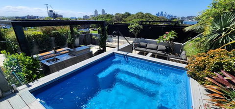 Penthouse Perfection With Private Rooftop Pool - Australian Directory 0