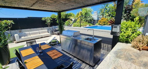 Penthouse Perfection With Private Rooftop Pool - Australian Directory 2