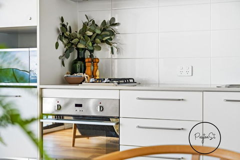 Perfect Penthouse - WiFi Included - Australian Directory 2